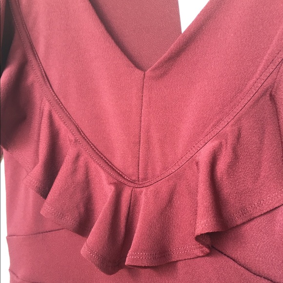 Burgundy dress with ruffle front. Size XS - Picture 3 of 4